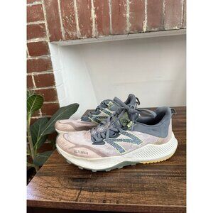 New Balance women’s size 8 sneakers